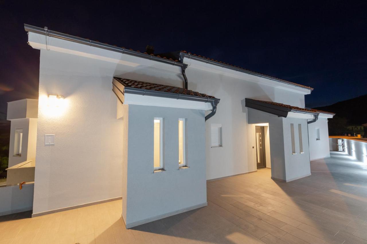 Apartments Luka Сень Екстер'єр фото