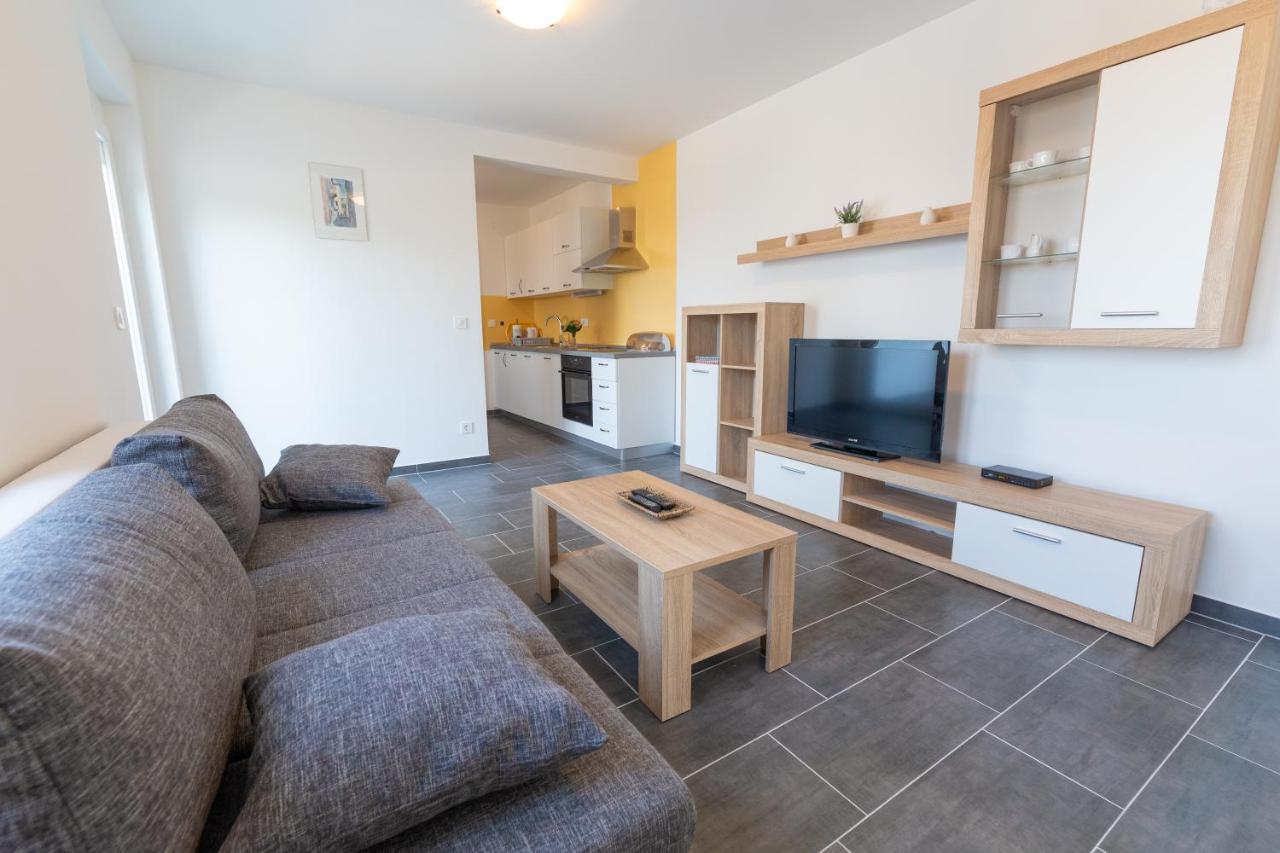 Apartments Luka Сень Екстер'єр фото
