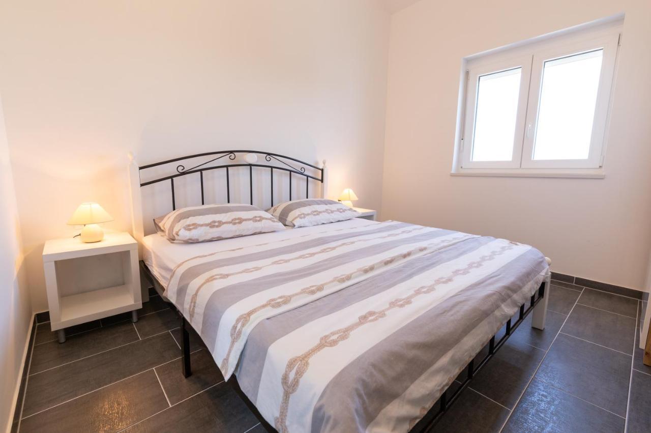 Apartments Luka Сень Екстер'єр фото