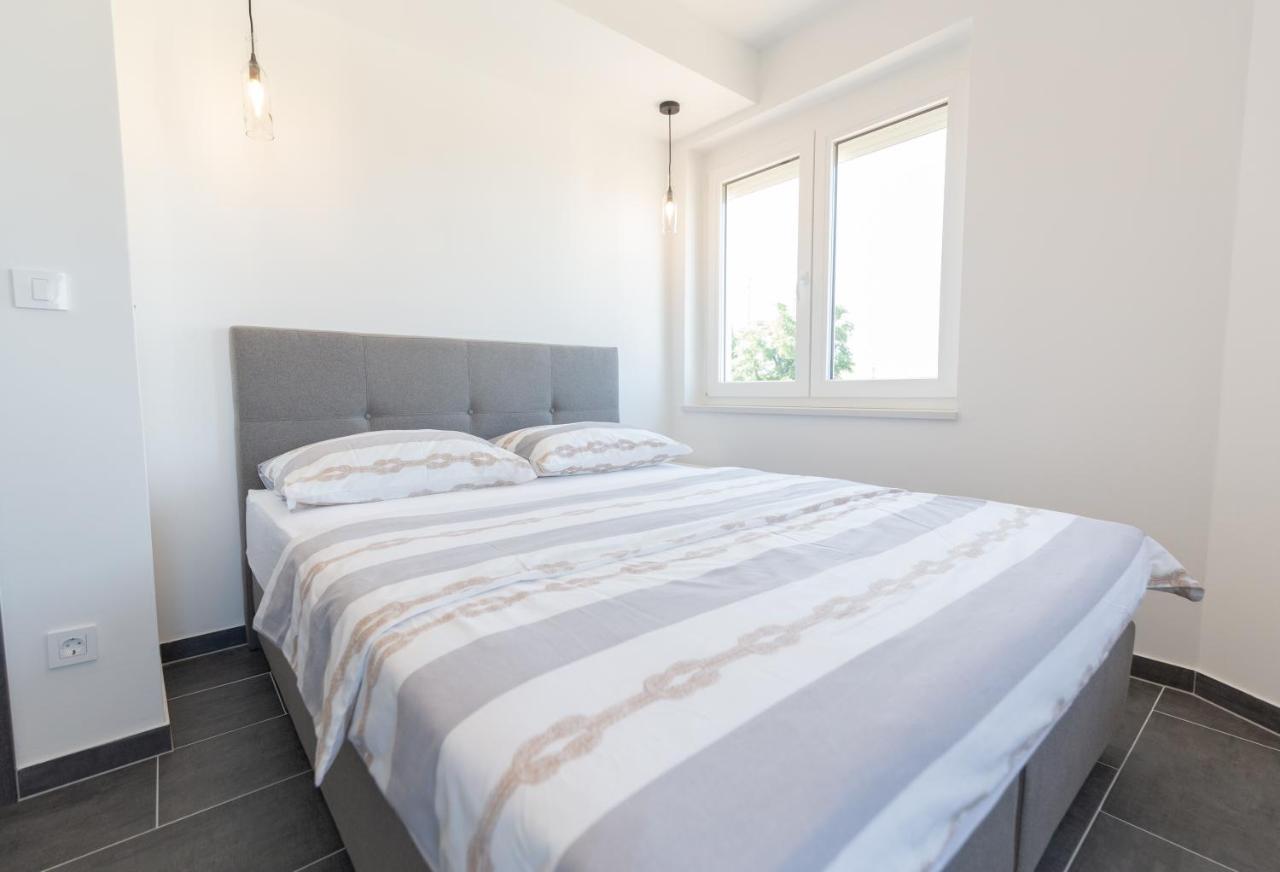 Apartments Luka Сень Екстер'єр фото