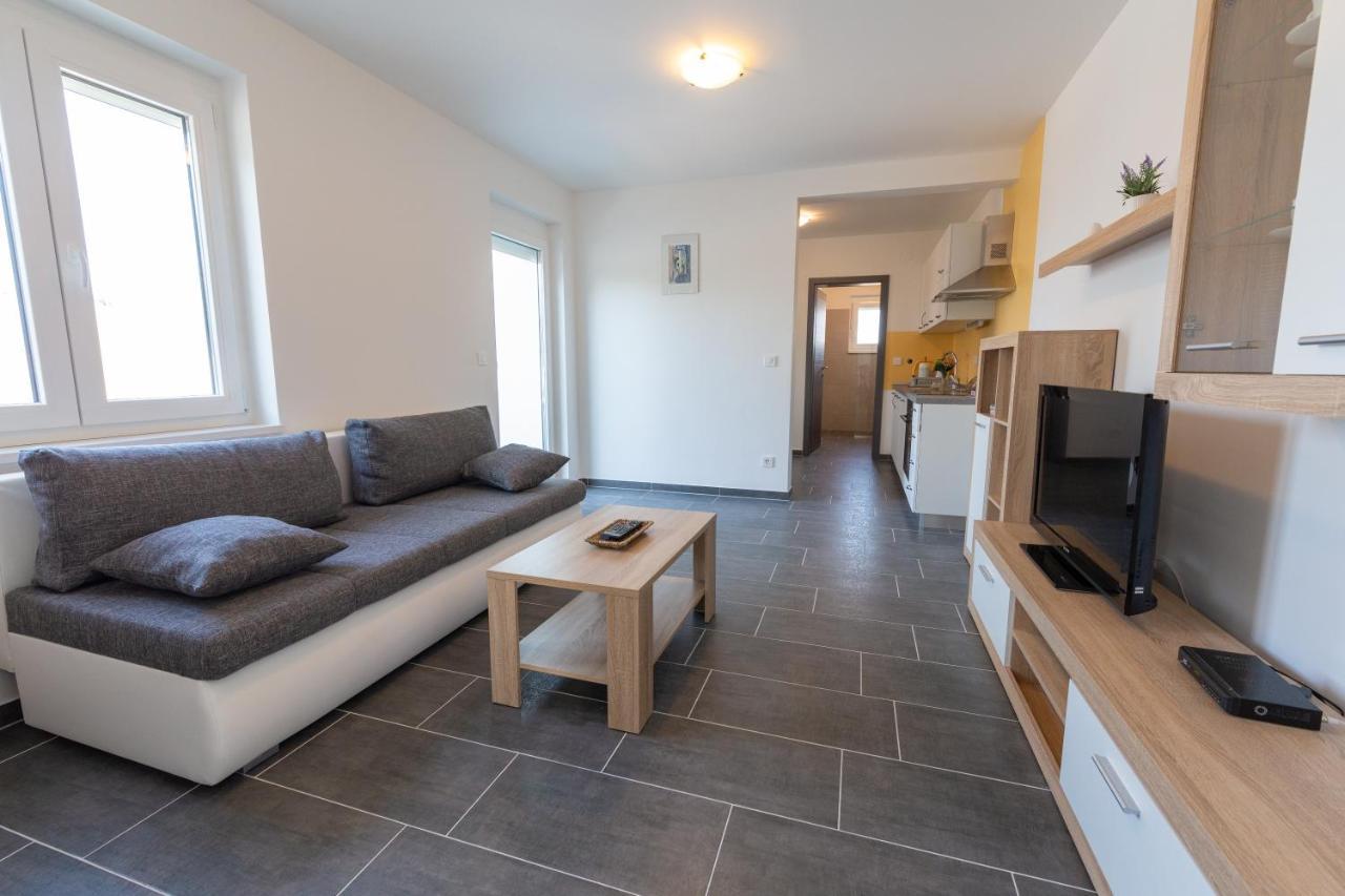 Apartments Luka Сень Екстер'єр фото