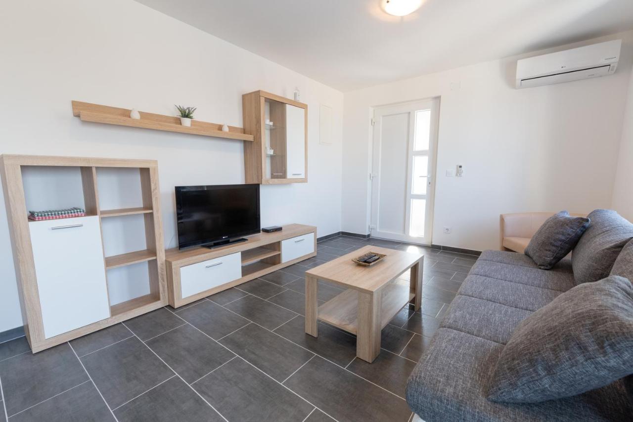 Apartments Luka Сень Екстер'єр фото