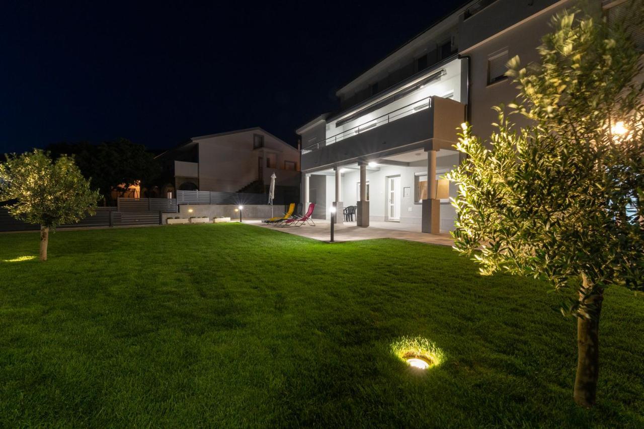 Apartments Luka Сень Екстер'єр фото