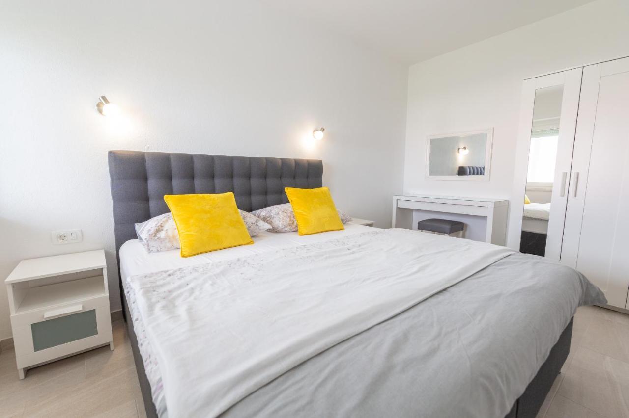 Apartments Luka Сень Екстер'єр фото
